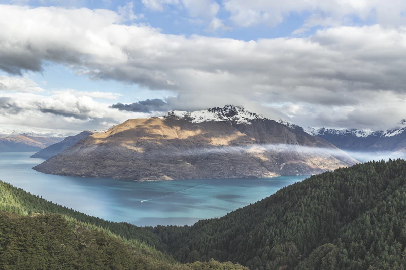 Queenstown mountains and lake in New Zealand